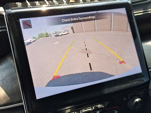 Used 2023 Jeep Grand Cherokee Limited AWD/4WD image 19