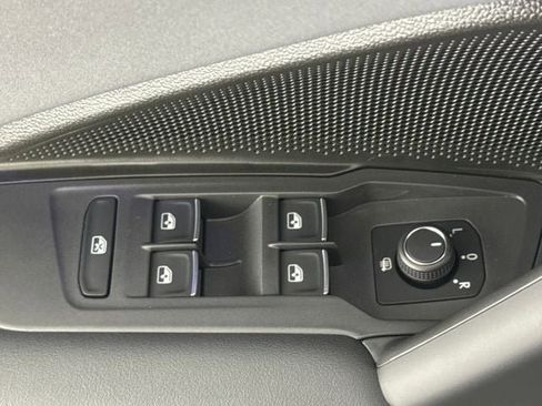New 2026 Volkswagen Tiguan SE R-Line AWD/4WD image 19