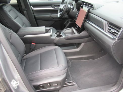 Used 2025 GMC Terrain Elevation w/ Elevation Premium Package AWD/4WD image 10