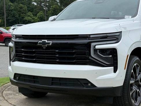 Used 2025 Chevrolet Suburban RST w/ Comfort Package RWD image 10