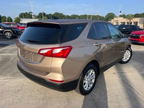 Used 2019 Chevrolet Equinox LS w/ LS Convenience Package FWD image 7