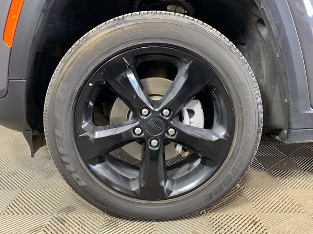 Used 2023 Jeep Grand Cherokee Altitude AWD/4WD image 35