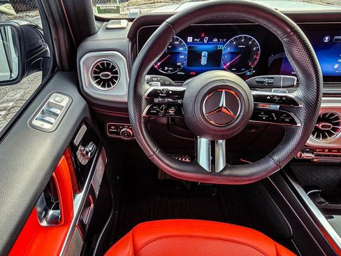 Used 2025 Mercedes-Benz G 550 G 550 image 35