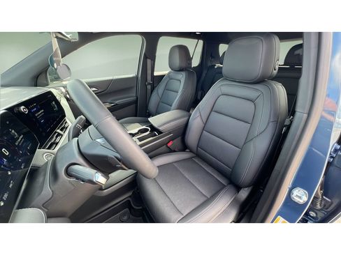 Certified 2026 Chevrolet Equinox LT w/ Convenience Package II AWD/4WD image 24