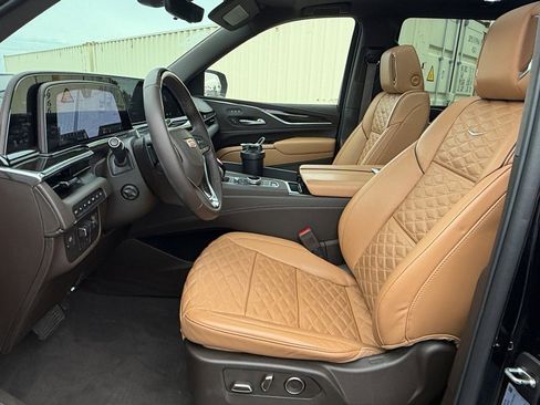 Used 2024 Cadillac Escalade Premium Luxury w/ Performance Package image 5