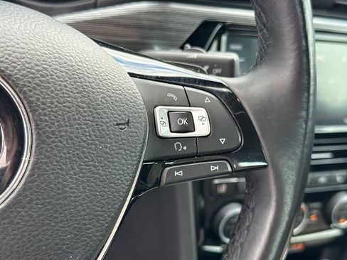 Used 2020 Volkswagen Passat 2.0T R-Line image 23