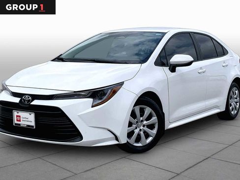 Used 2026 Toyota Corolla LE FWD image 1