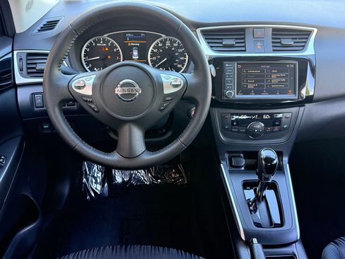 Used 2019 Nissan Sentra SV FWD image 13