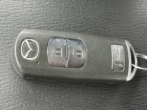 Used 2016 MAZDA MAZDA3 i Sport w/ Preferred Equipment Package image 14