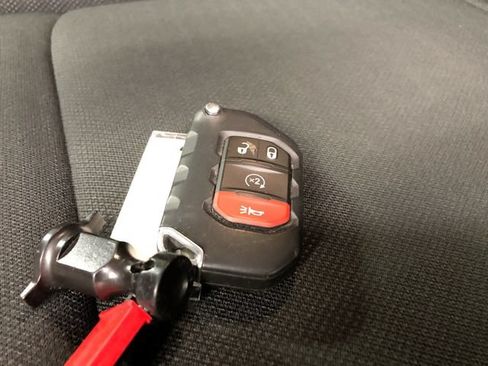 Used 2019 Jeep Wrangler Unlimited Sahara w/ LED Lighting Group AWD/4WD image 30