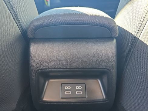 Used 2025 Toyota Corolla LE image 17