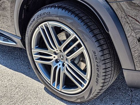 New 2026 Mercedes-Benz GLS 450 4MATIC image 9