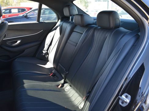 Used 2019 Mercedes-Benz E 300 4MATIC w/ Convenience Package image 33