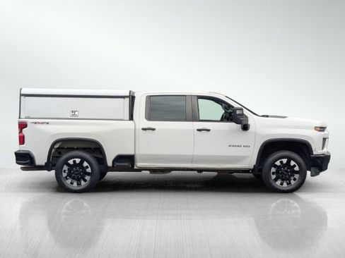 Used 2020 Chevrolet Silverado 2500 Custom w/ Custom Value Package image 3
