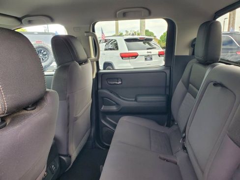 Used 2022 Nissan Frontier SV image 27