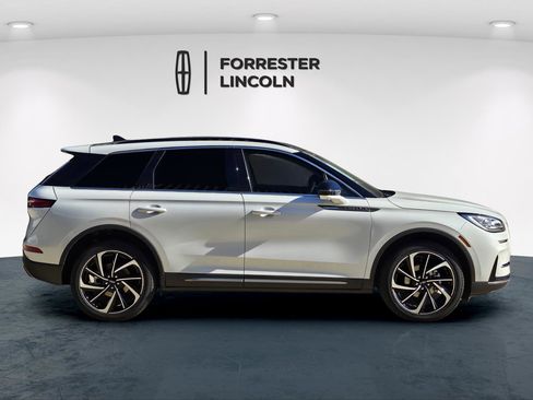 New 2026 Lincoln Corsair Reserve image 2