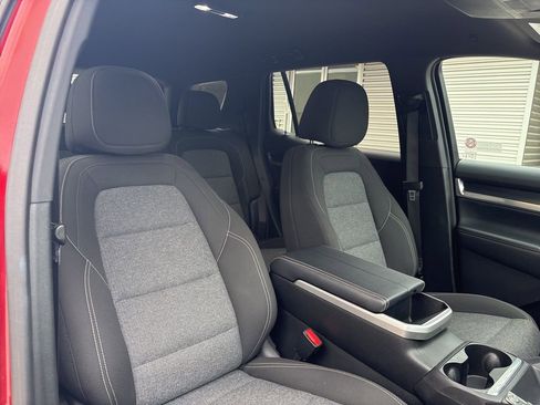 Used 2025 GMC Terrain Elevation image 16