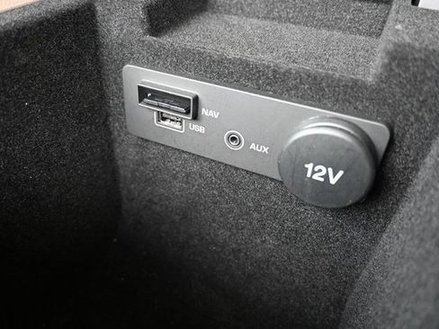 Used 2017 Jaguar F-PACE Prestige image 30