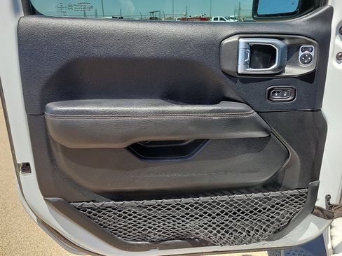 Used 2018 Jeep Wrangler Unlimited Rubicon AWD/4WD image 11