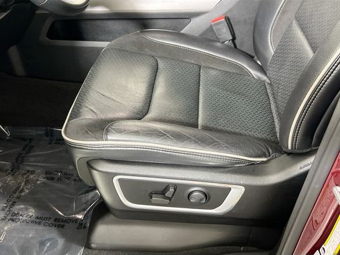 Used 2022 RAM 1500 Laramie w/ Sport Appearance Package AWD/4WD image 18
