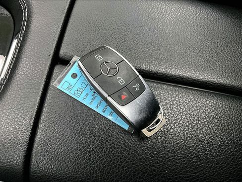 Used 2024 Mercedes-Benz GLE 450e 4MATIC image 15