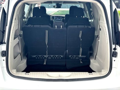 Used 2024 Chrysler Voyager LX FWD image 10