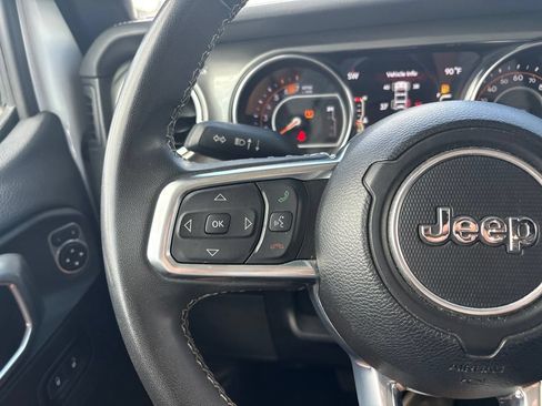 Used 2023 Jeep Wrangler Unlimited Sahara AWD/4WD image 17