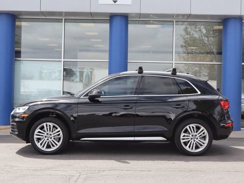Used 2018 Audi Q5 2.0T Premium Plus w/ Premium Plus Package AWD/4WD image 2