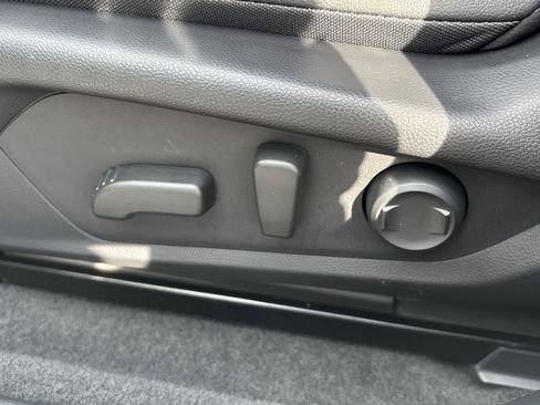 Certified 2025 Subaru Crosstrek 2.5i Limited image 22