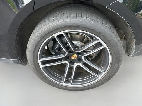 Used 2021 Porsche Macan AWD/4WD image 30