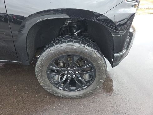 Used 2020 Chevrolet Silverado 1500 LT Trail Boss image 2