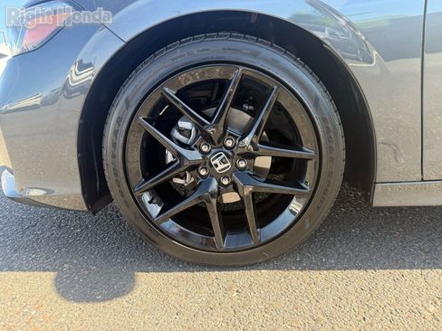 Used 2025 Honda Civic Sport image 10