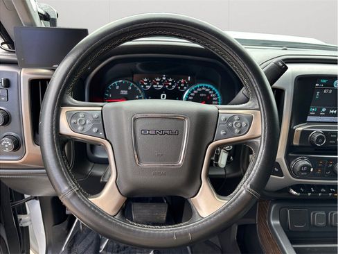 Used 2019 GMC Sierra 2500 Denali w/ Duramax Plus Package AWD/4WD image 28