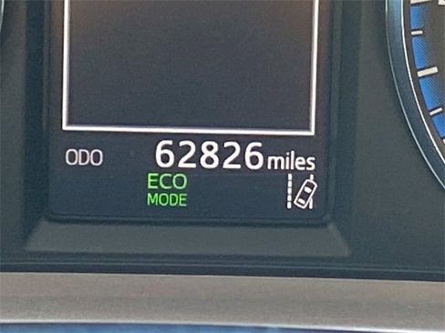 Used 2018 Toyota RAV4 Limited image 18