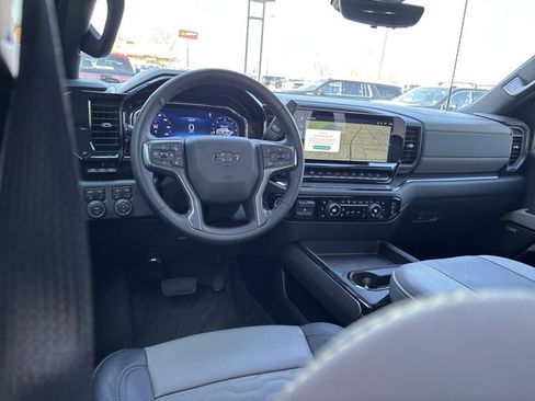 Used 2025 Chevrolet Silverado 2500 ZR2 w/ Technology Package image 20