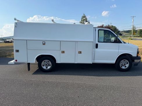 Used 2019 GMC Savana 3500 w/ Power Convenience Package RWD image 7