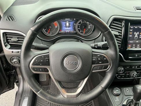 Used 2019 Jeep Cherokee Limited w/ Luxury Group image 14