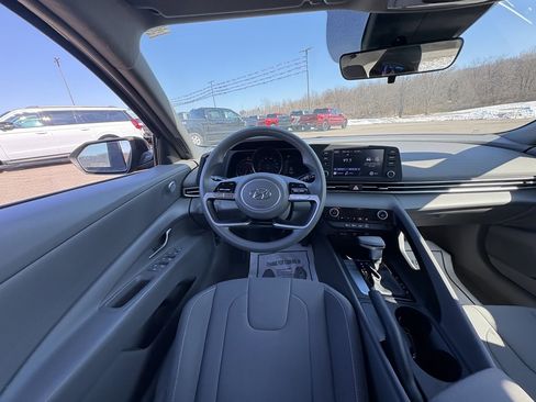 Used 2023 Hyundai Elantra SEL image 23