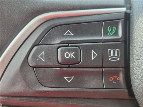 Used 2023 Jeep Grand Cherokee L Laredo AWD/4WD image 14