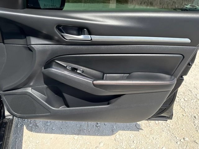 Used 2024 Nissan Altima 2.5 SR FWD image 14