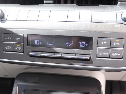 Used 2024 Hyundai Kona Limited FWD image 24