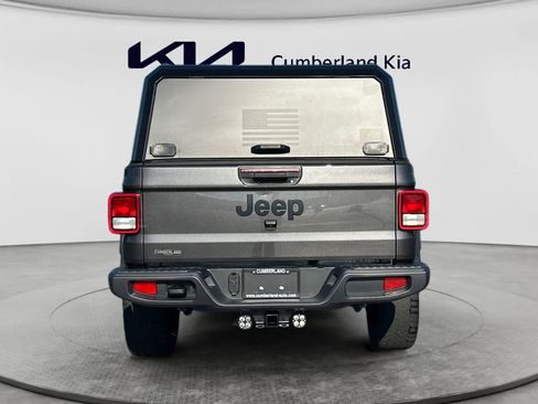 Used 2025 Jeep Gladiator Sport AWD/4WD image 4