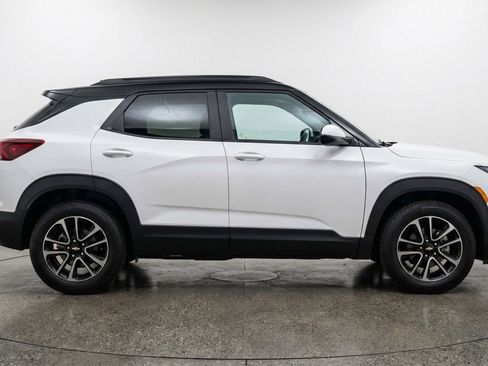 Used 2025 Chevrolet TrailBlazer LT FWD image 11