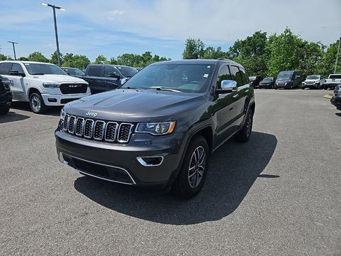 Used 2019 Jeep Grand Cherokee Limited w/ Trailer Tow Group IV image 3