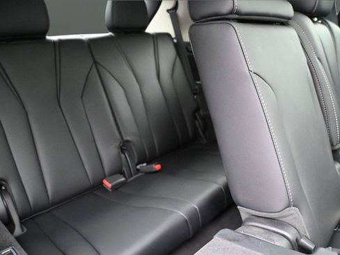 Used 2023 Acura MDX SH-AWD w/ Technology Package image 19