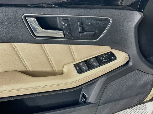 Used 2010 Mercedes-Benz E 350 4MATIC Sedan image 18