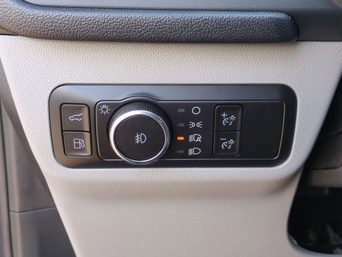 New 2025 Ford Escape SE FWD image 16