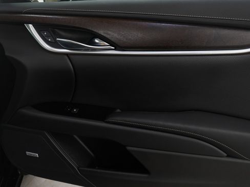 Used 2019 Cadillac XTS Luxury image 9