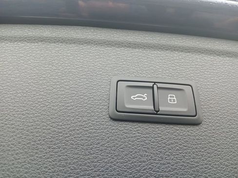 Used 2018 Audi Q5 Prestige w/ Prestige Package image 26