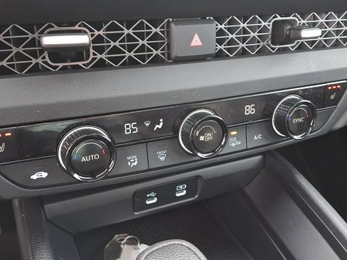 Certified 2025 Honda Accord SE image 19